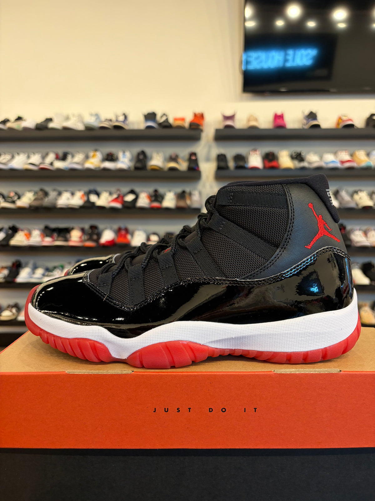 Jordan 11 Bred 2019 Size 9.5 Brand New