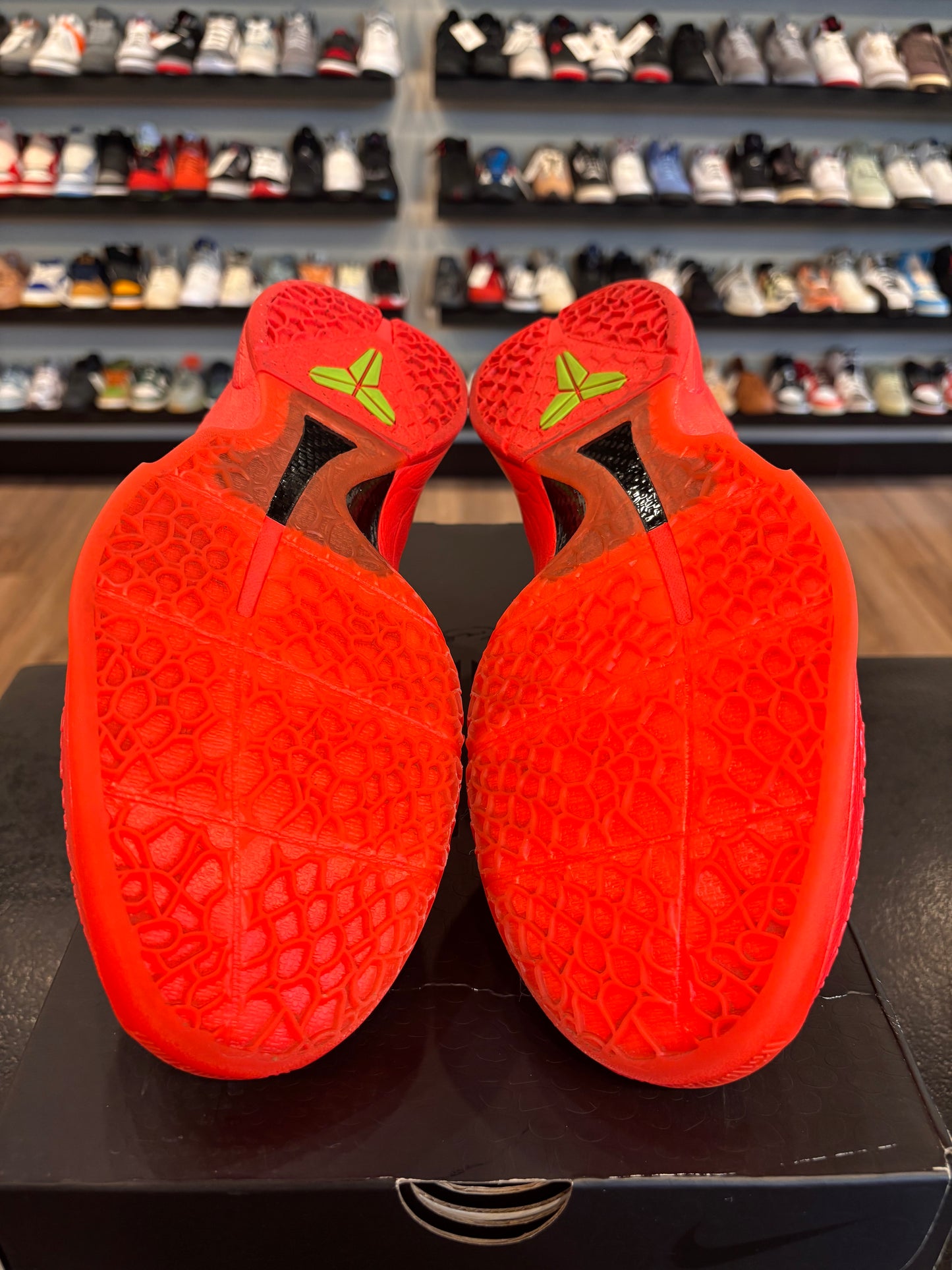 Nike Kobe 6 Protro Reverse Grinch Size 11.5 Pre-Owned