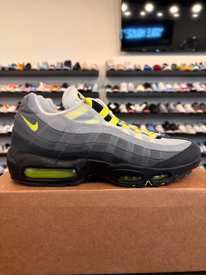 Nike Air Max 95 Neon 2020 Size 11 Pre-Owned (No Box)