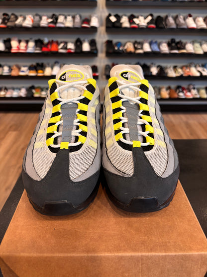 Nike Air Max 95 Neon 2020 Size 11 Pre-Owned (No Box)