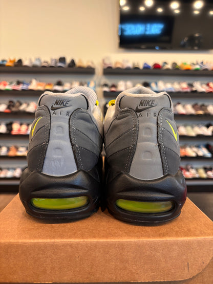 Nike Air Max 95 Neon 2020 Size 11 Pre-Owned (No Box)