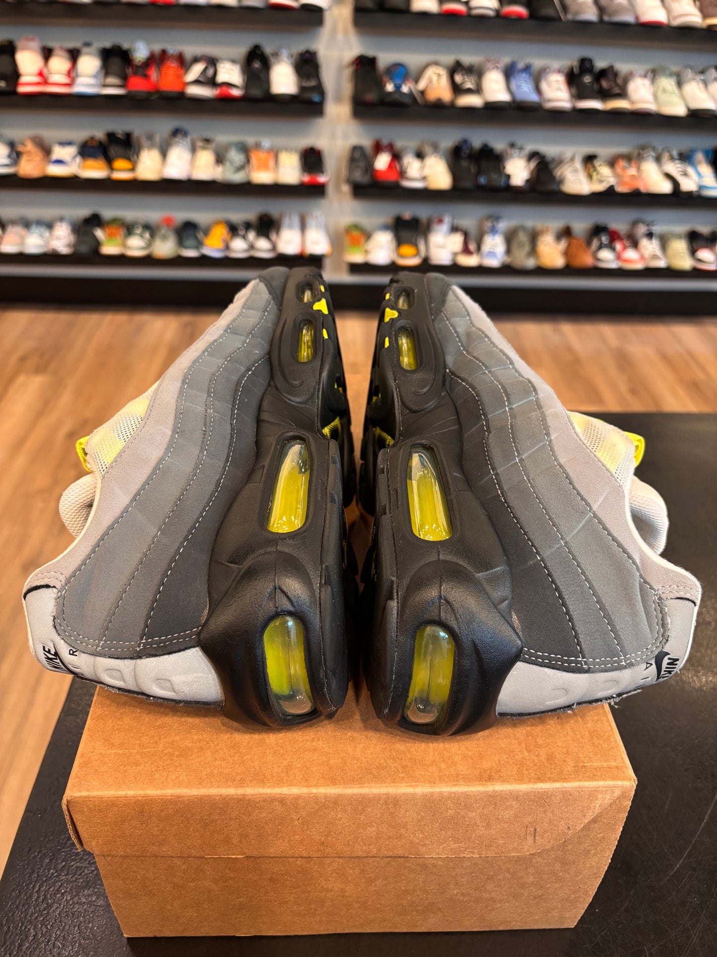 Nike Air Max 95 Neon 2020 Size 11 Pre-Owned (No Box)