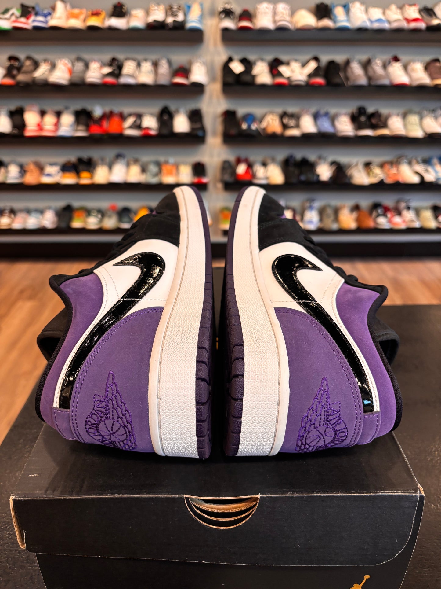 Jordan 1 Low Court Purple Size 9 Pre-Owned