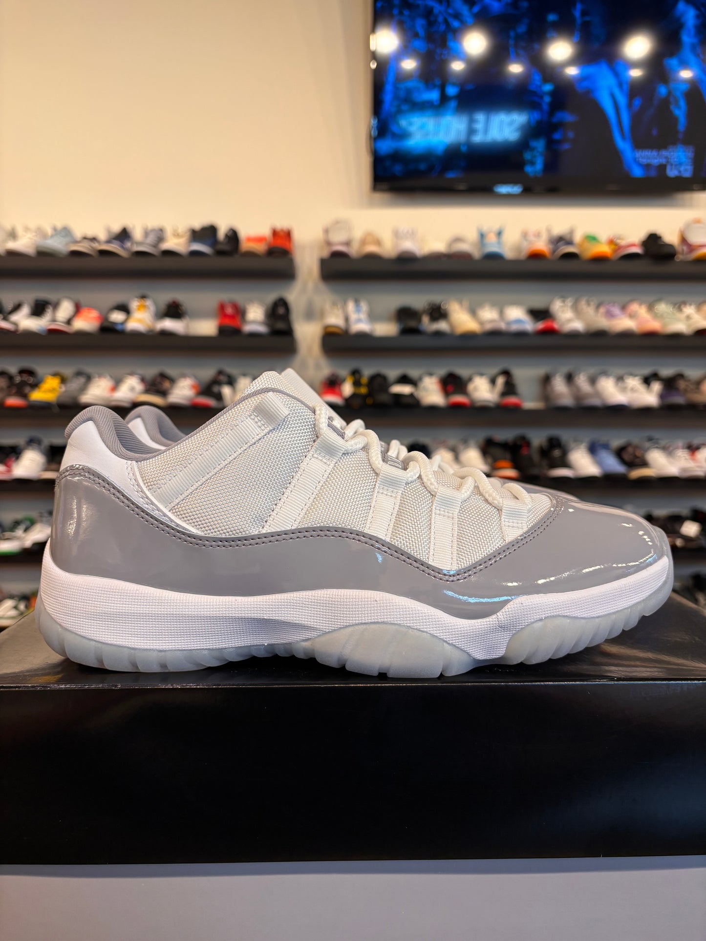 Jordan 11 Low Cement Grey Size 10 Pre-Owned