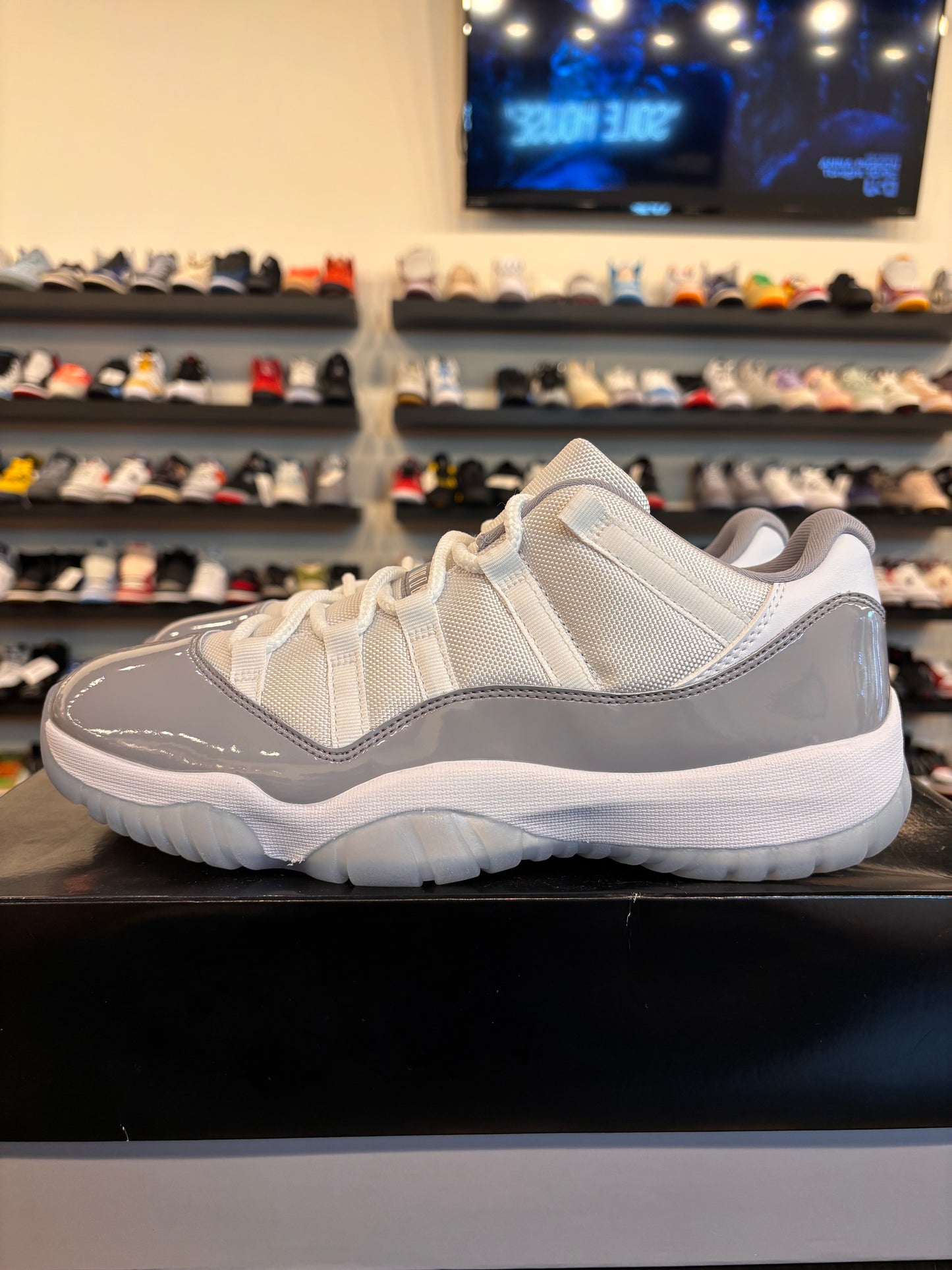 Jordan 11 Low Cement Grey Size 10 Pre-Owned