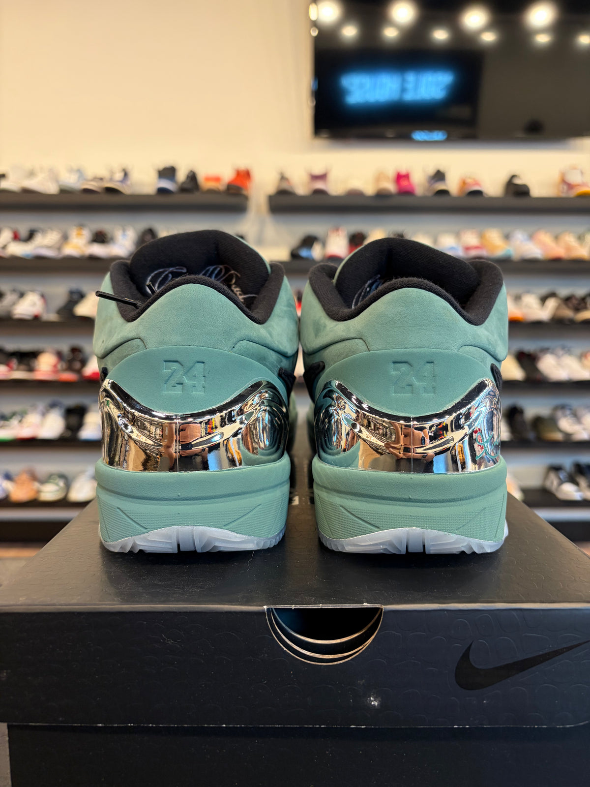 Nike Kobe 4 Protro Girl Dad Size 11.5 Brand New
