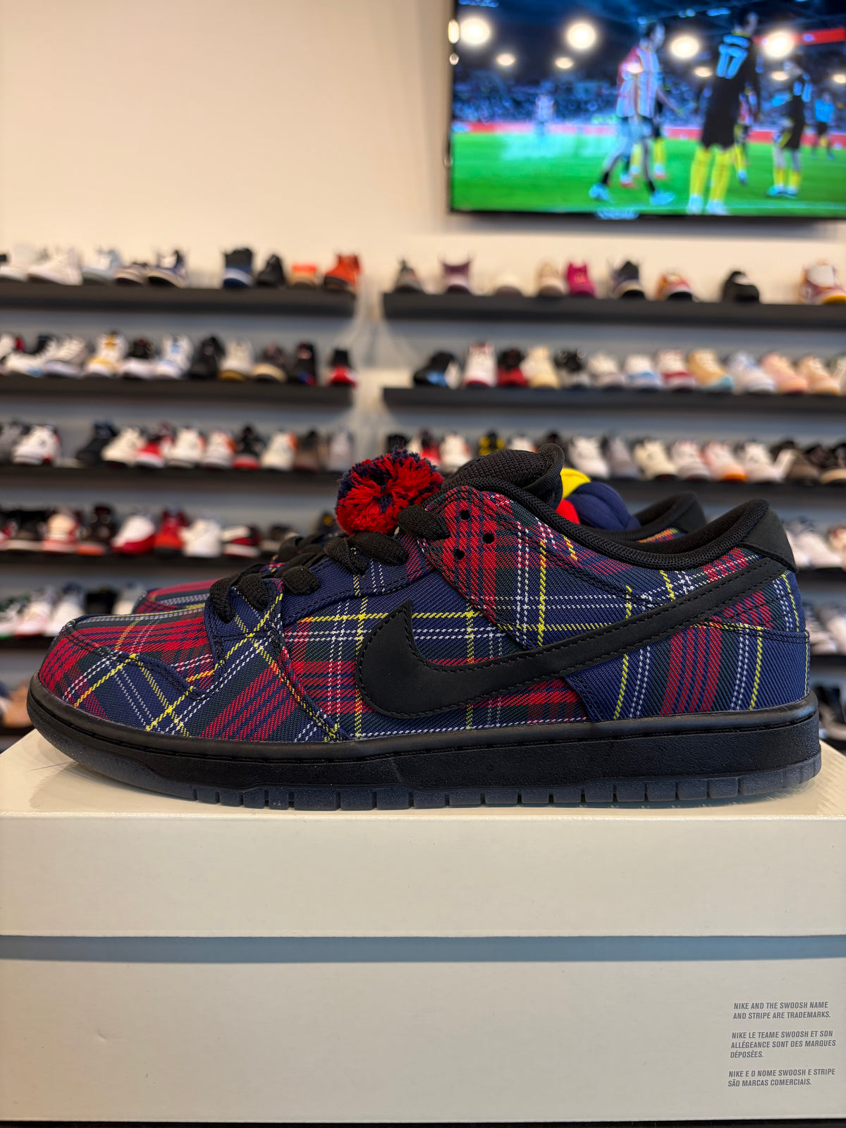 Nike SB Dunk Low Nardwar Size 11 Brand New