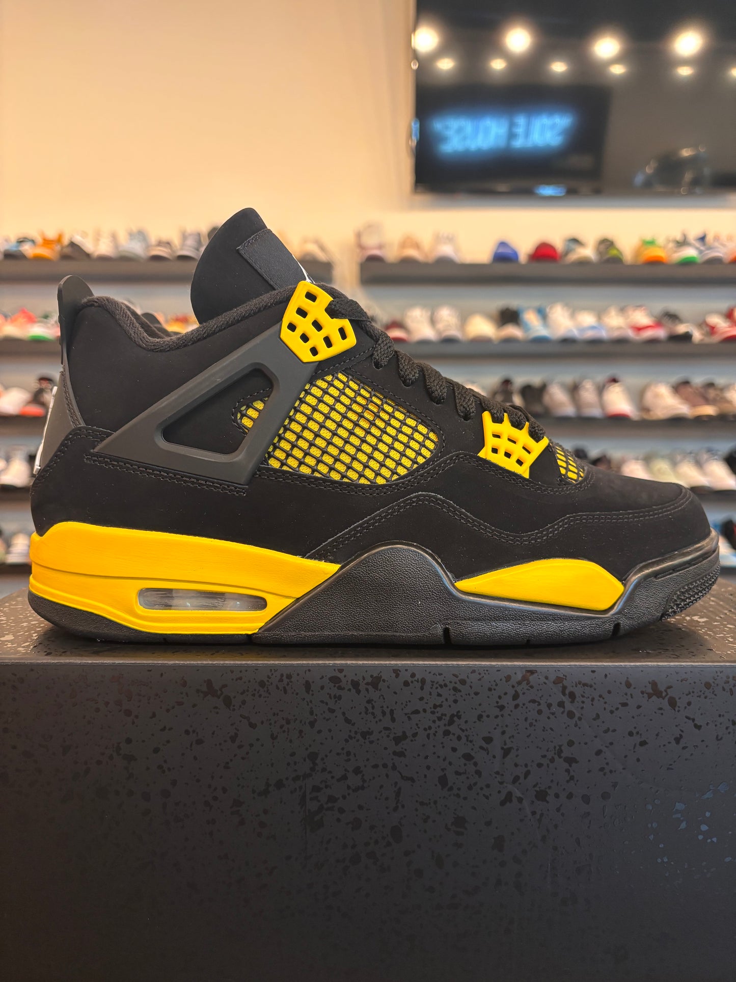 Jordan 4 Yellow Thunder Size 10 Brand New