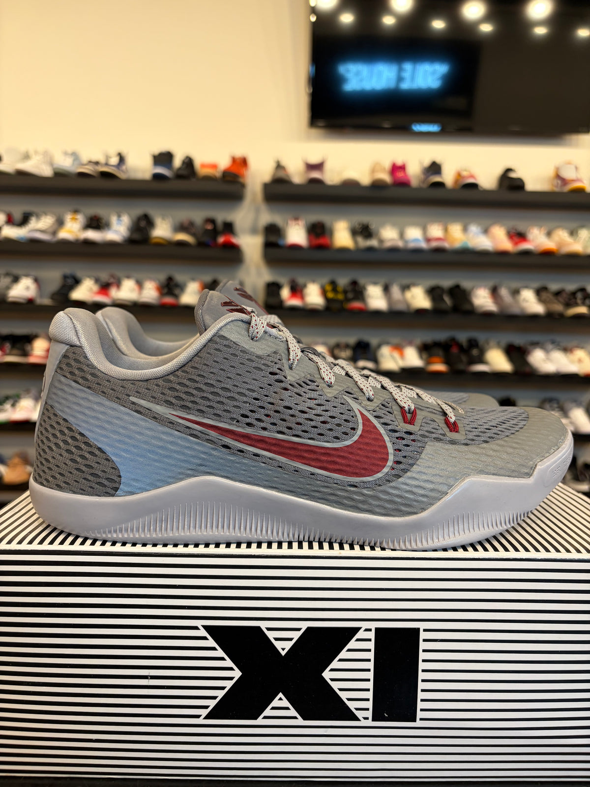 Nike Kobe 11 Lower Merion Size 10 Brand New