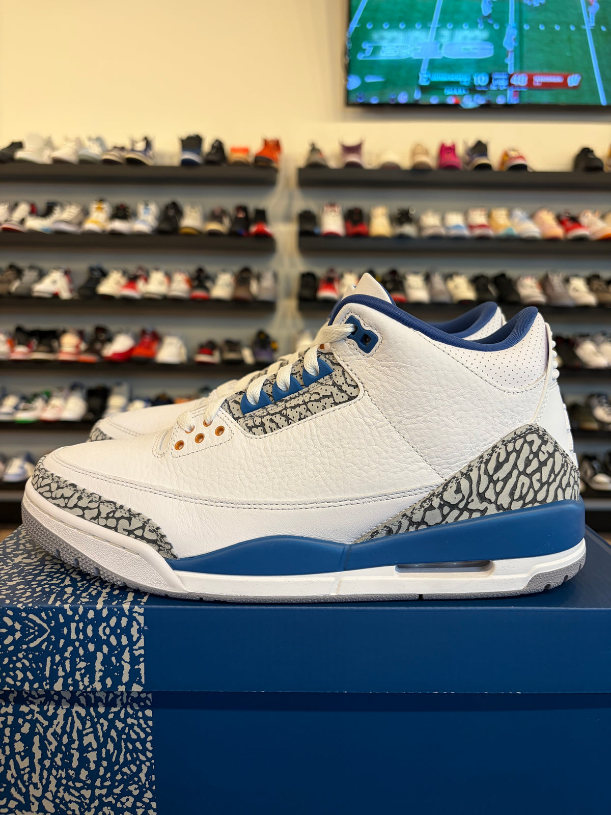 Jordan 3 Wizards Size 11 Pre-Owned