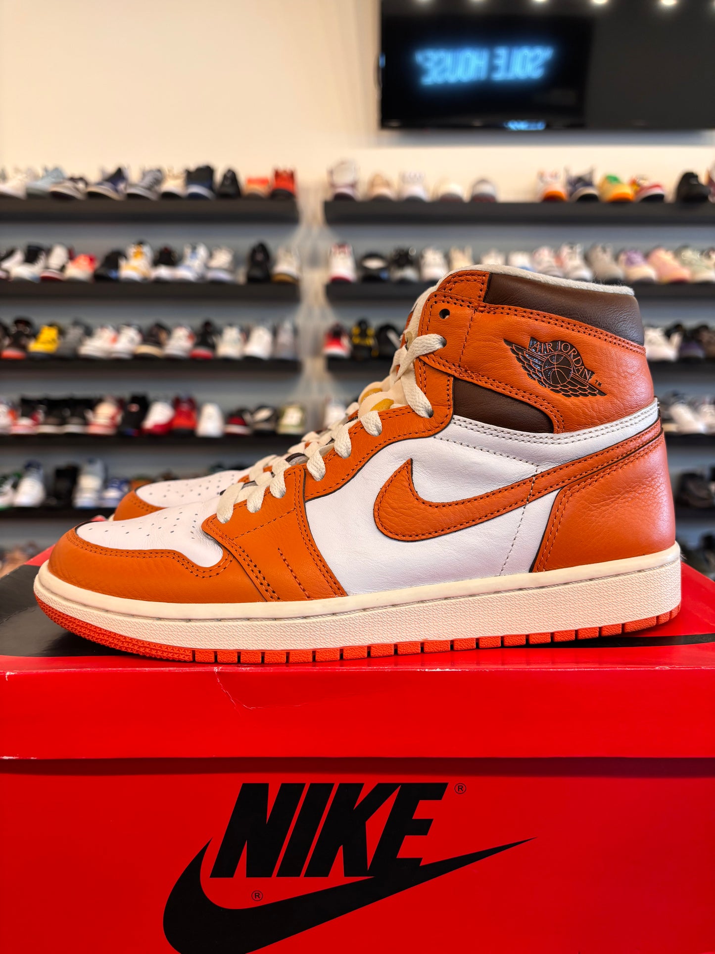 Jordan 1 Starfish Size 8.5 (10W) Pre-Owned