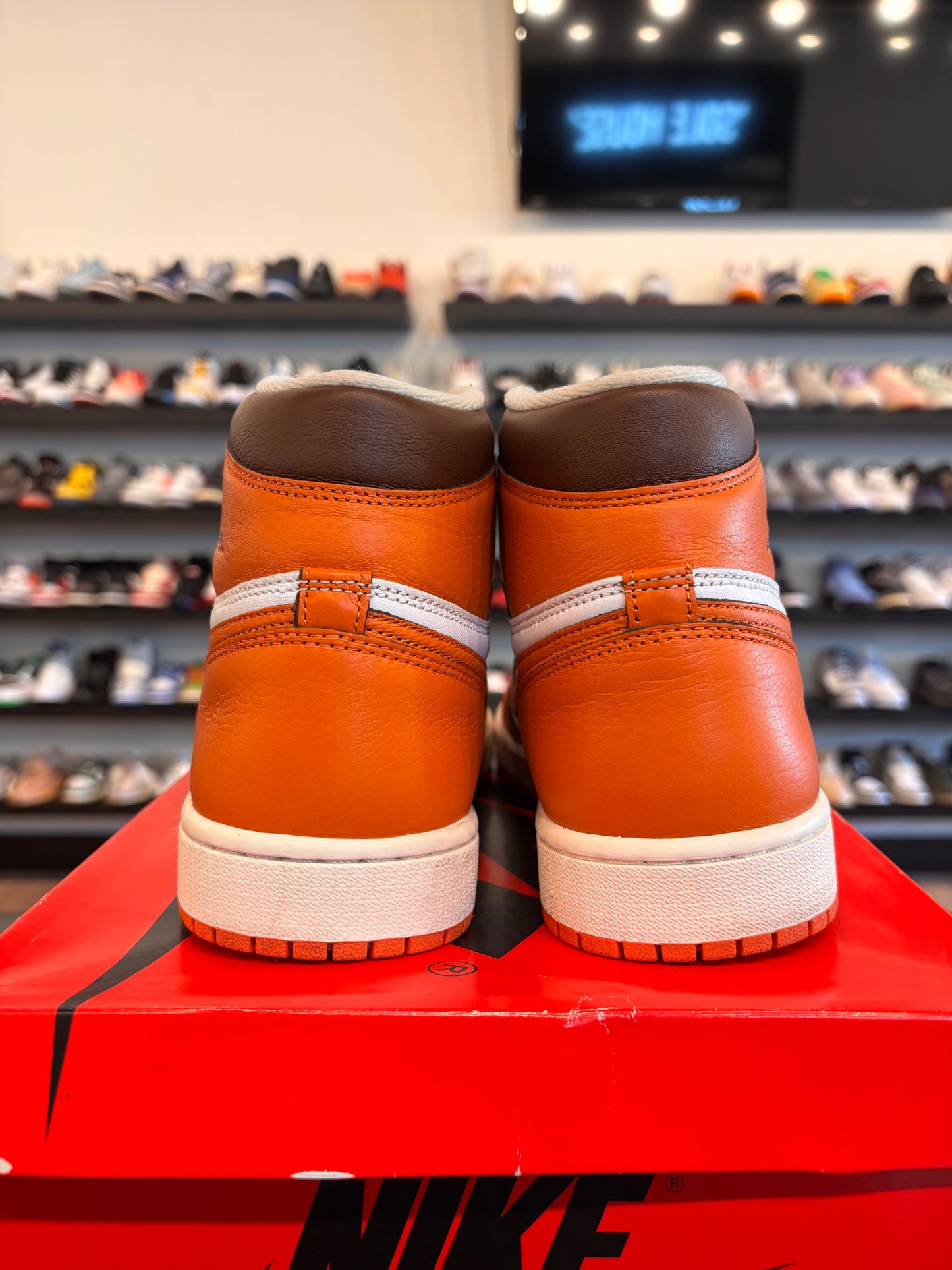 Jordan 1 Starfish Size 8.5 (10W) Pre-Owned