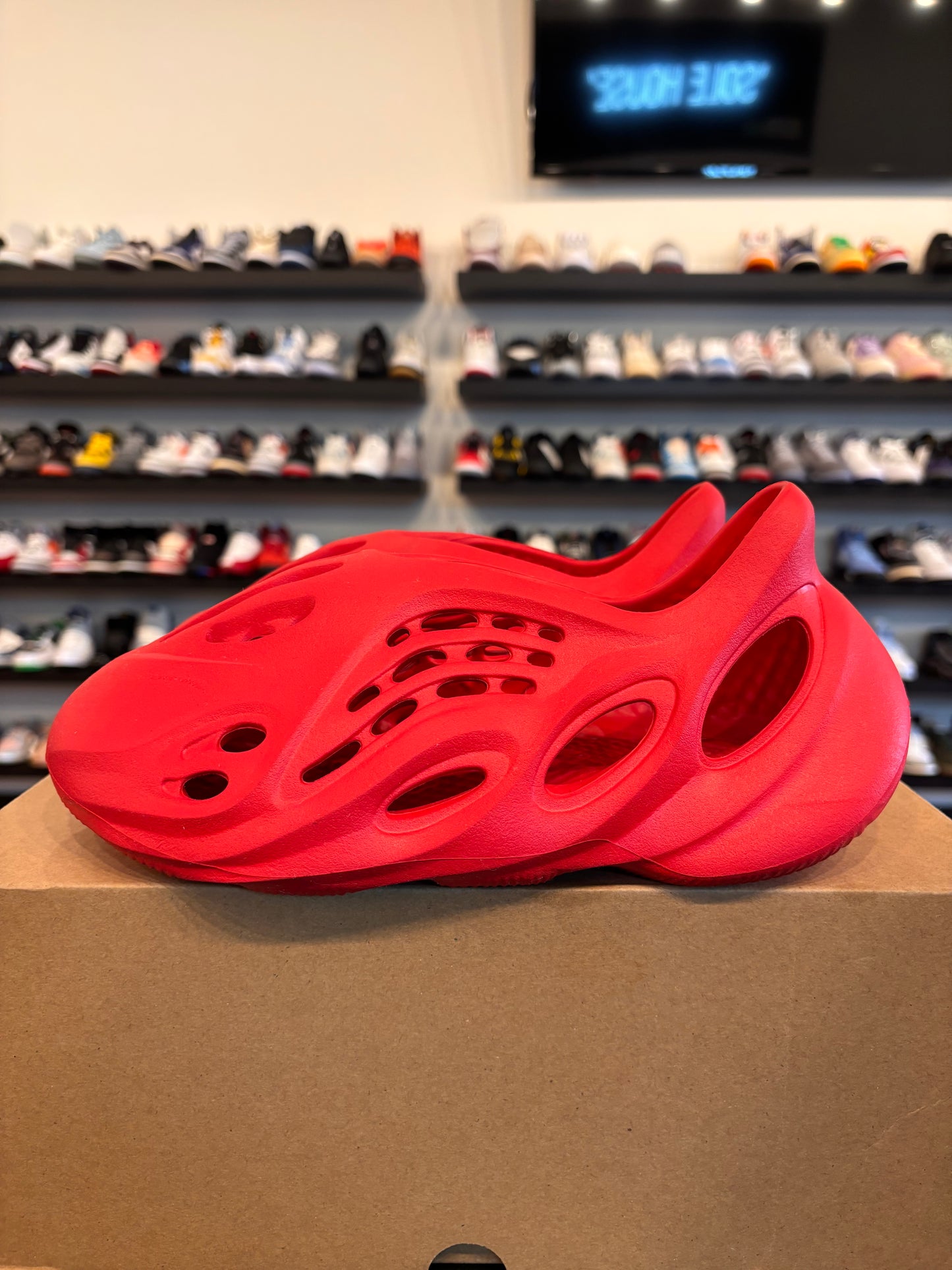 Yeezy Foam Rnnr Vermillion Size 6 Pre-Owned