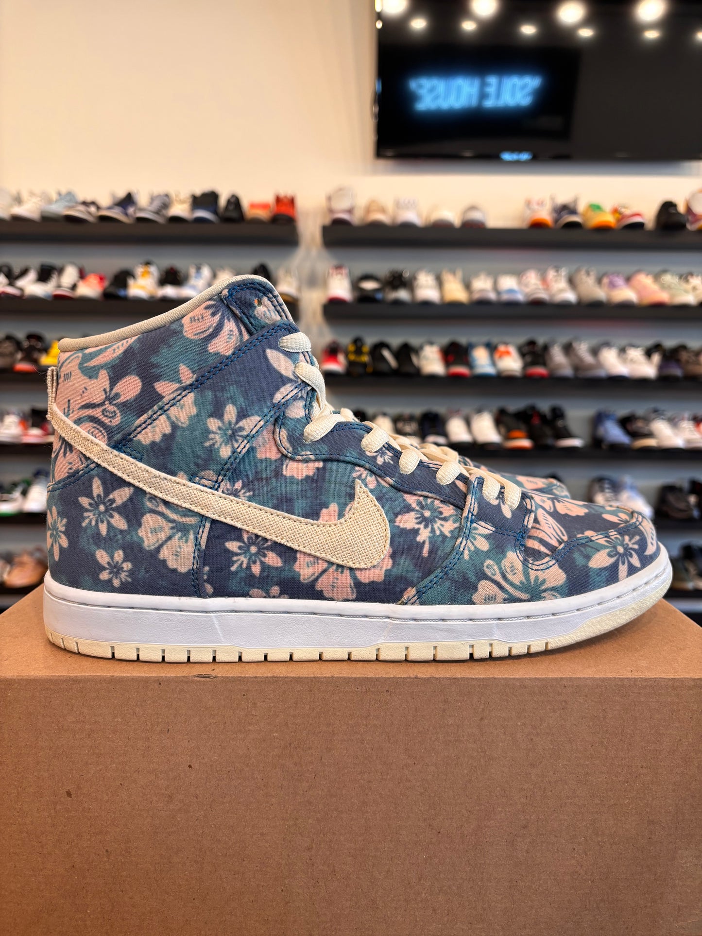 Nike SB Dunk High Hawaii Size 11 Pre-Owned (No Box)
