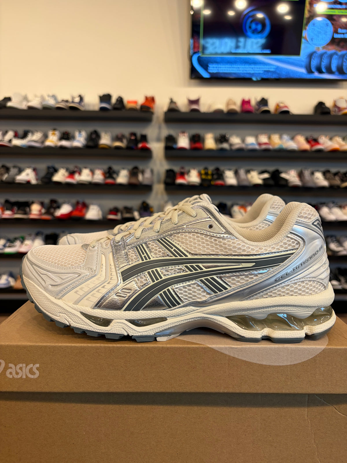 ASICS Gel Kayano 14 Dark Pewter Size 11 Pre-Owned
