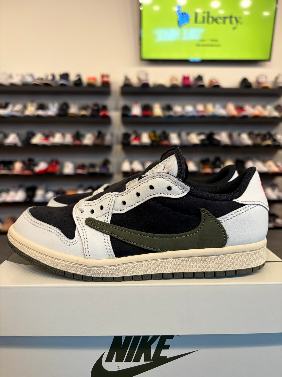 Jordan 1 Low Travis Scott Olive Size 3Y (4.5W) Brand New