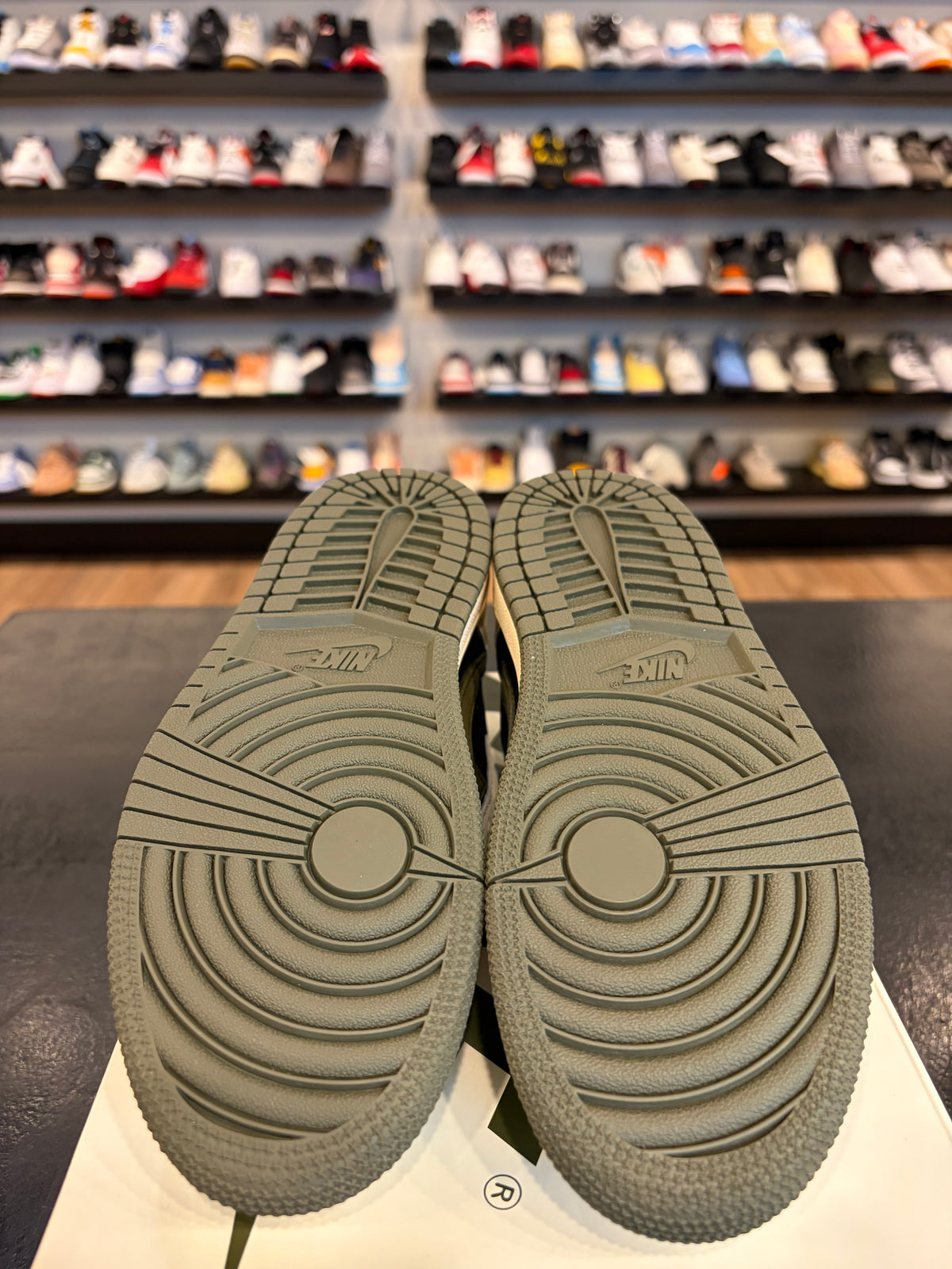 Jordan 1 Low Travis Scott Olive Size 3Y (4.5W) Brand New