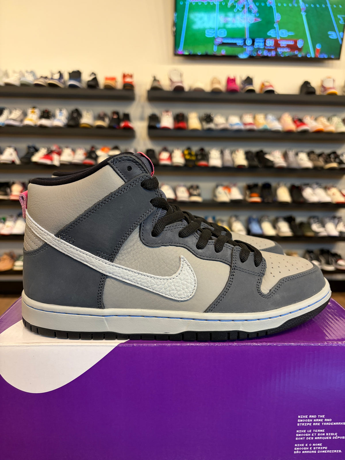 Nike SB Dunk High Medium Grey Pink Size 10.5 Brand New