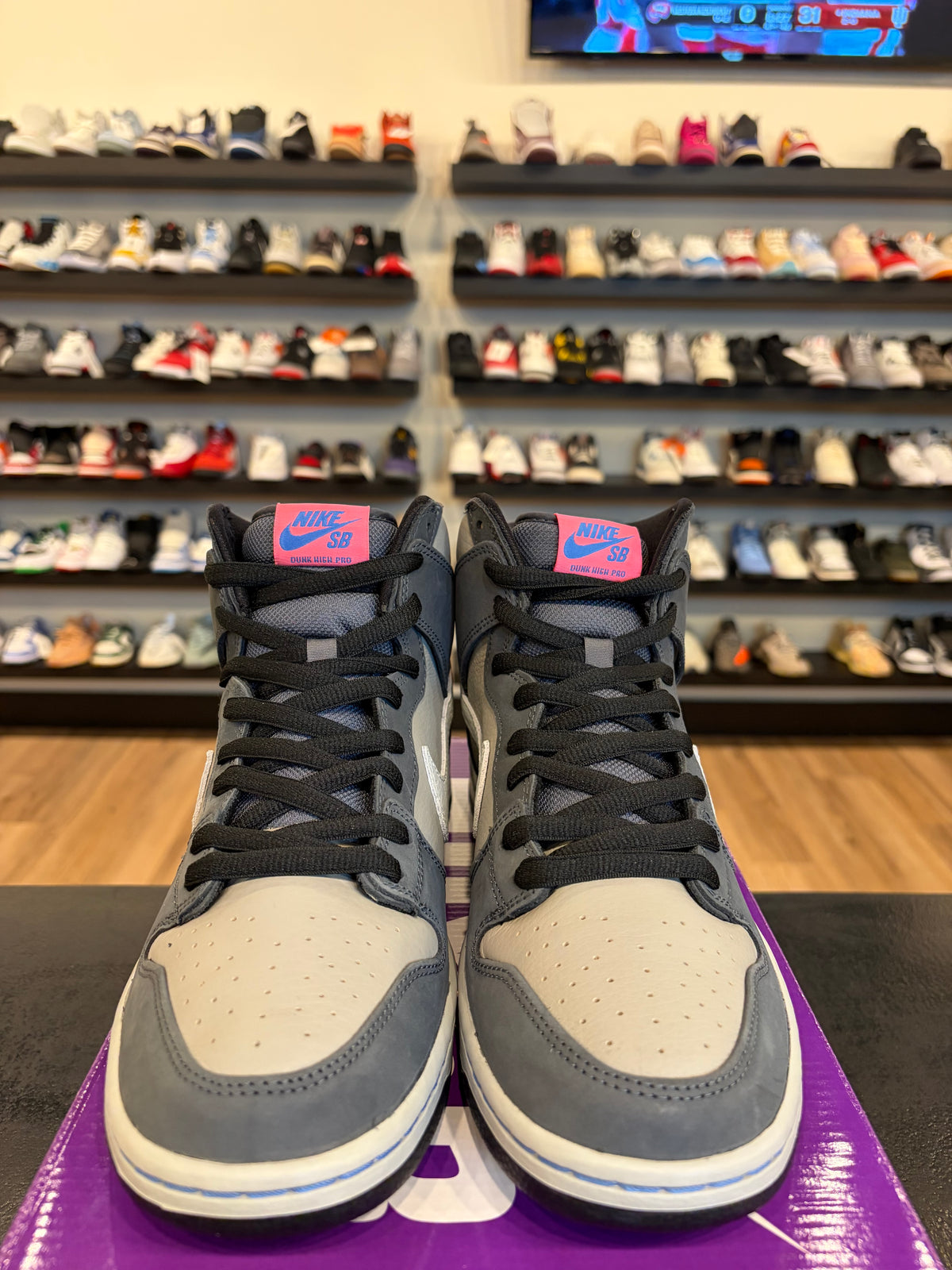 Nike SB Dunk High Medium Grey Pink Size 10.5 Brand New