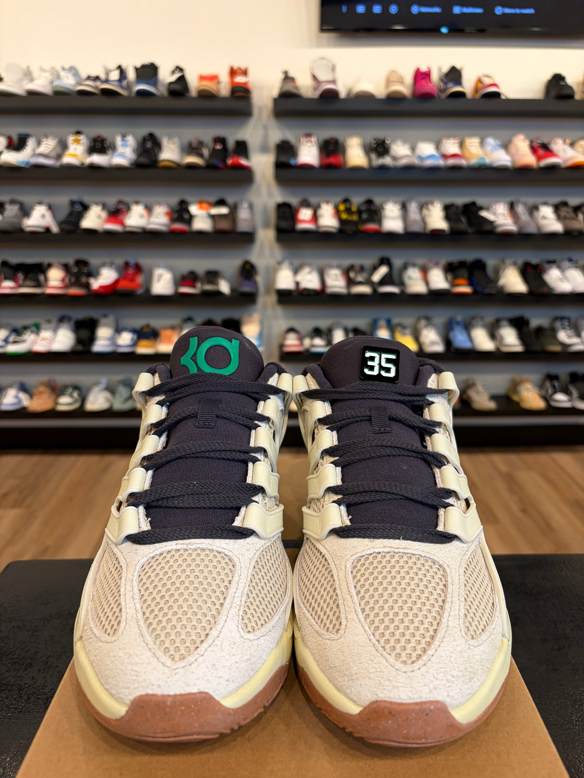 Nike KD 18 Sandrift Size 10.5 Brand New