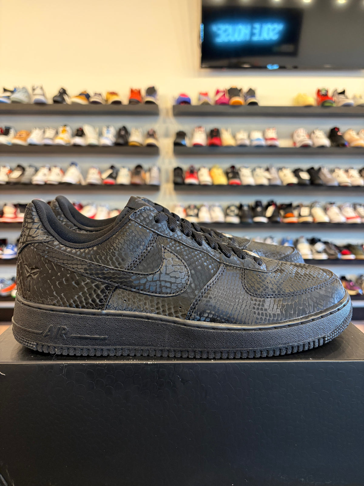 Nike Air Force 1 Low Kobe Black Size 13 Pre-Owned