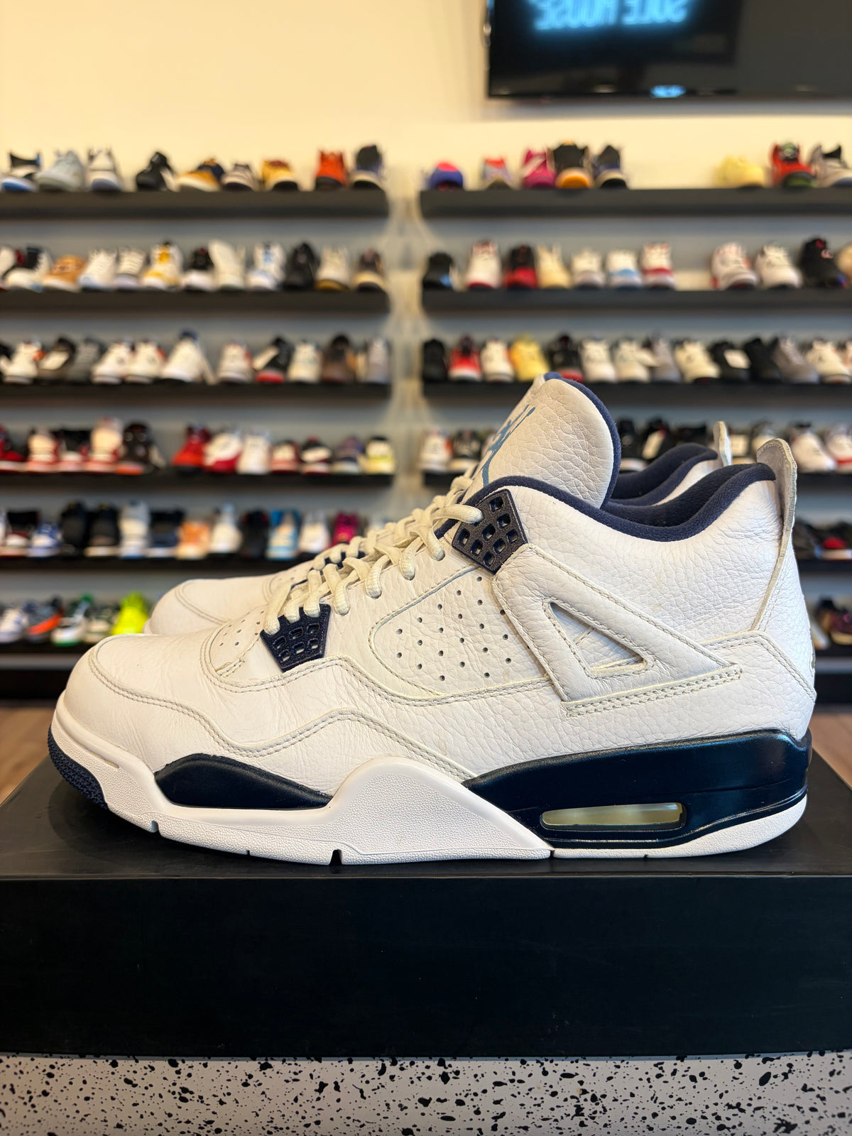 Jordan 4 Colombia Legend Blue Size 10 Pre-Owned
